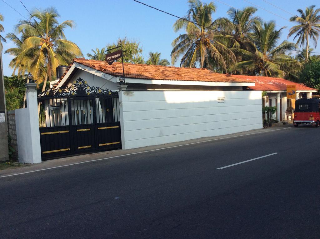 Jury'S Bungalow Villa Hikkaduwa Exterior photo